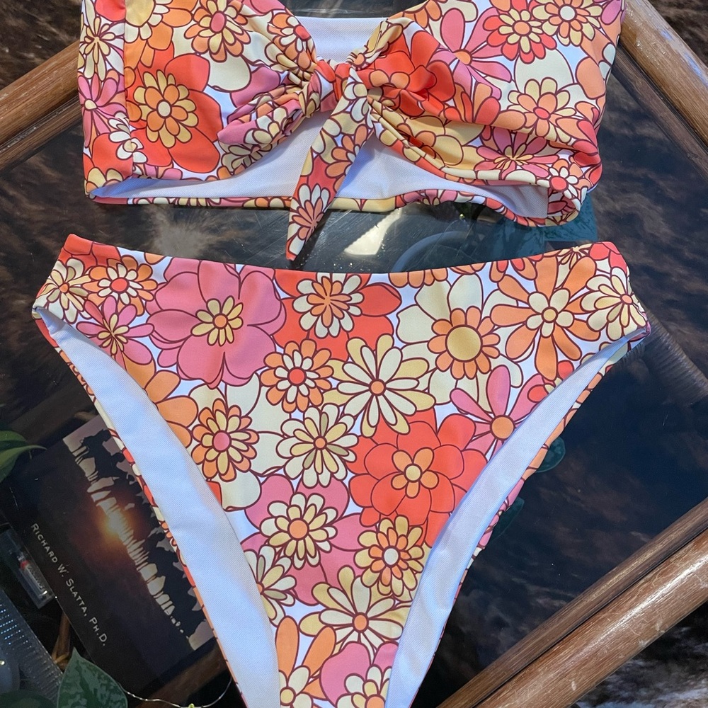 Flower Power Bandeau Bikini